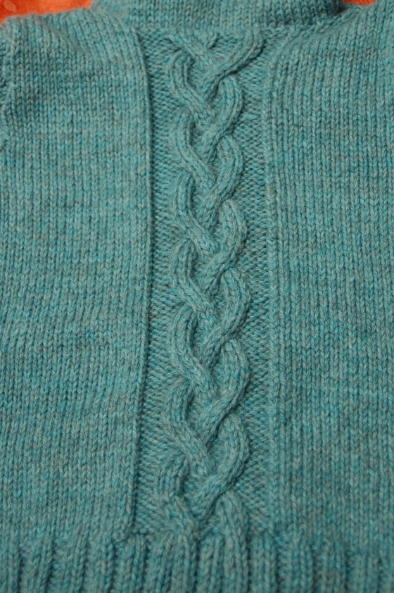 greyhatbluesweater 024